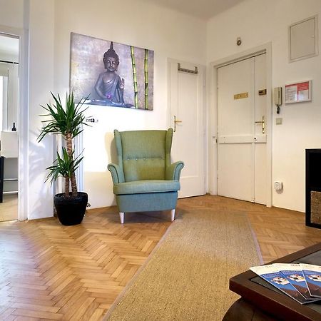 OPERASTREET CITY CENTER Apartment Bangkok in Wina Bagian luar foto