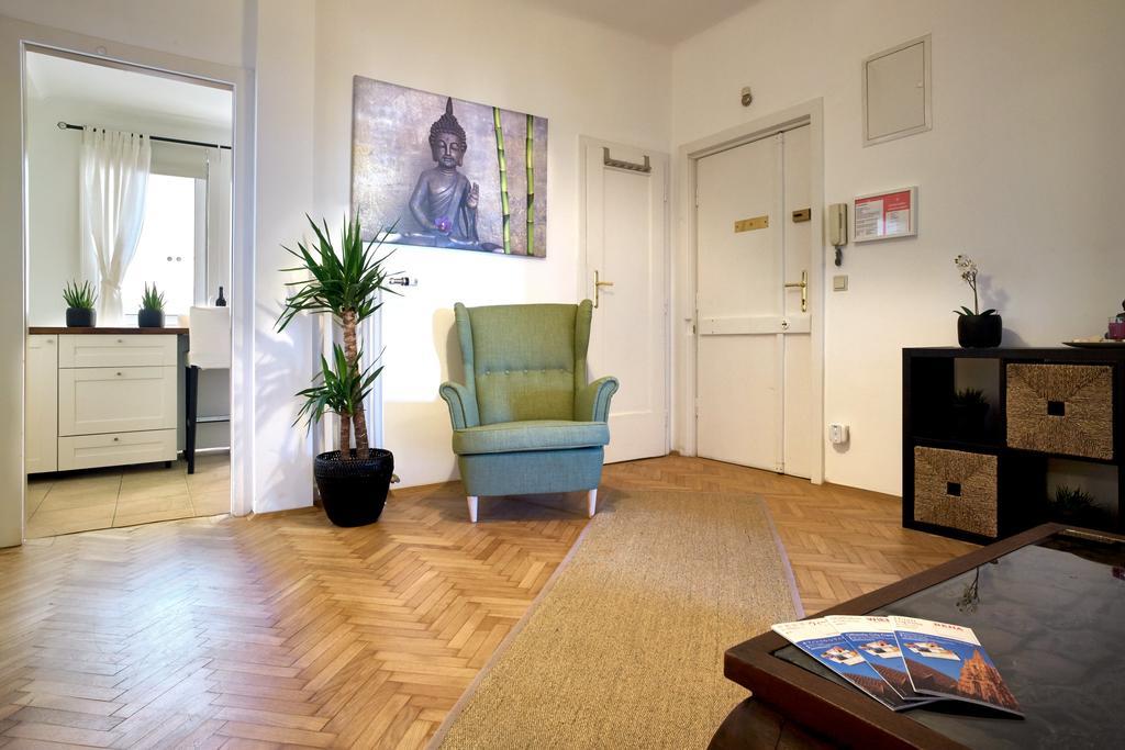 OPERASTREET CITY CENTER Apartment Bangkok in Wina Bagian luar foto