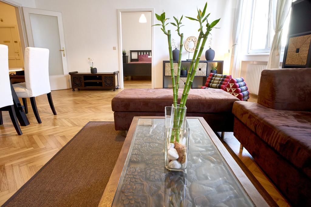 OPERASTREET CITY CENTER Apartment Bangkok in Wina Bagian luar foto