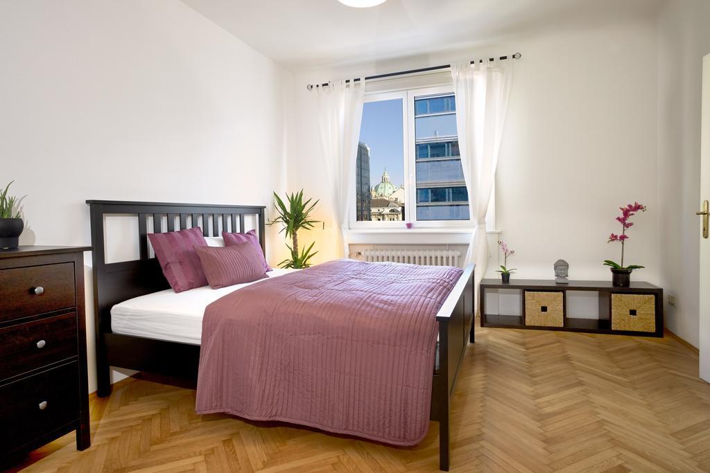 OPERASTREET CITY CENTER Apartment Bangkok in Wina Bagian luar foto